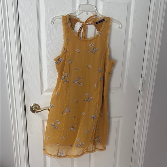 Abercrombie & Fitch Dresses & Skirts - Floral Yellow Dress Abercrombie size medium